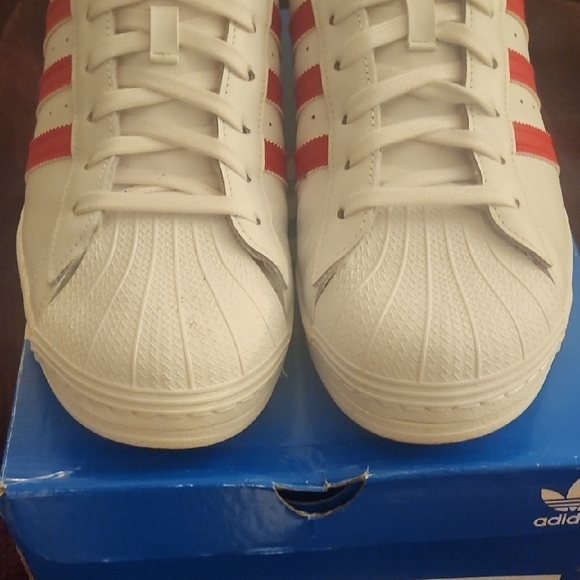 ♥️Adidas White and Red Superstar Shoes♥️ - Picture 2 of 13